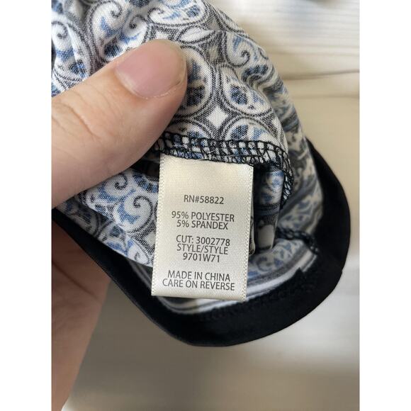 Max Studio Shirt Womens Small Blue White Boho Print Stretch Pullover 3/4 Sleeve - Picture 7 of 9